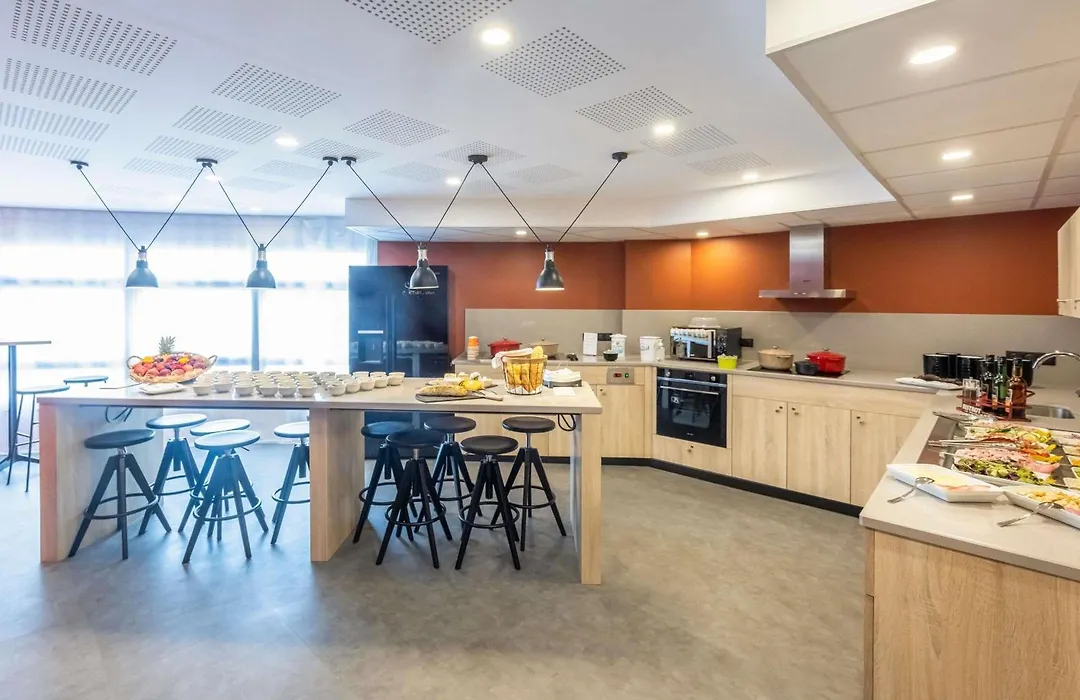 Mercure Paris Massy Gare Tgv-1